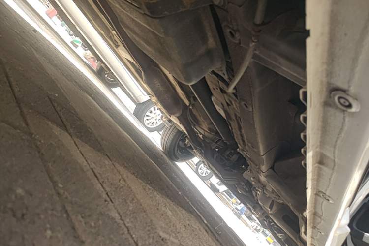 Used Wuling Zhengcheng 2021 1.5T Manual Luxury Version Right Side Sill