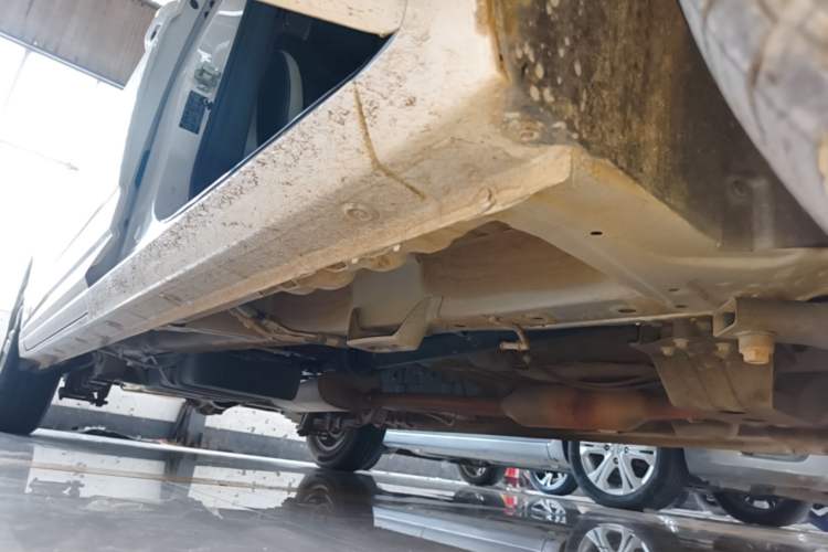 Used Wuling Zhengcheng 2021 1.5T Manual Luxury Version Right Side Sill