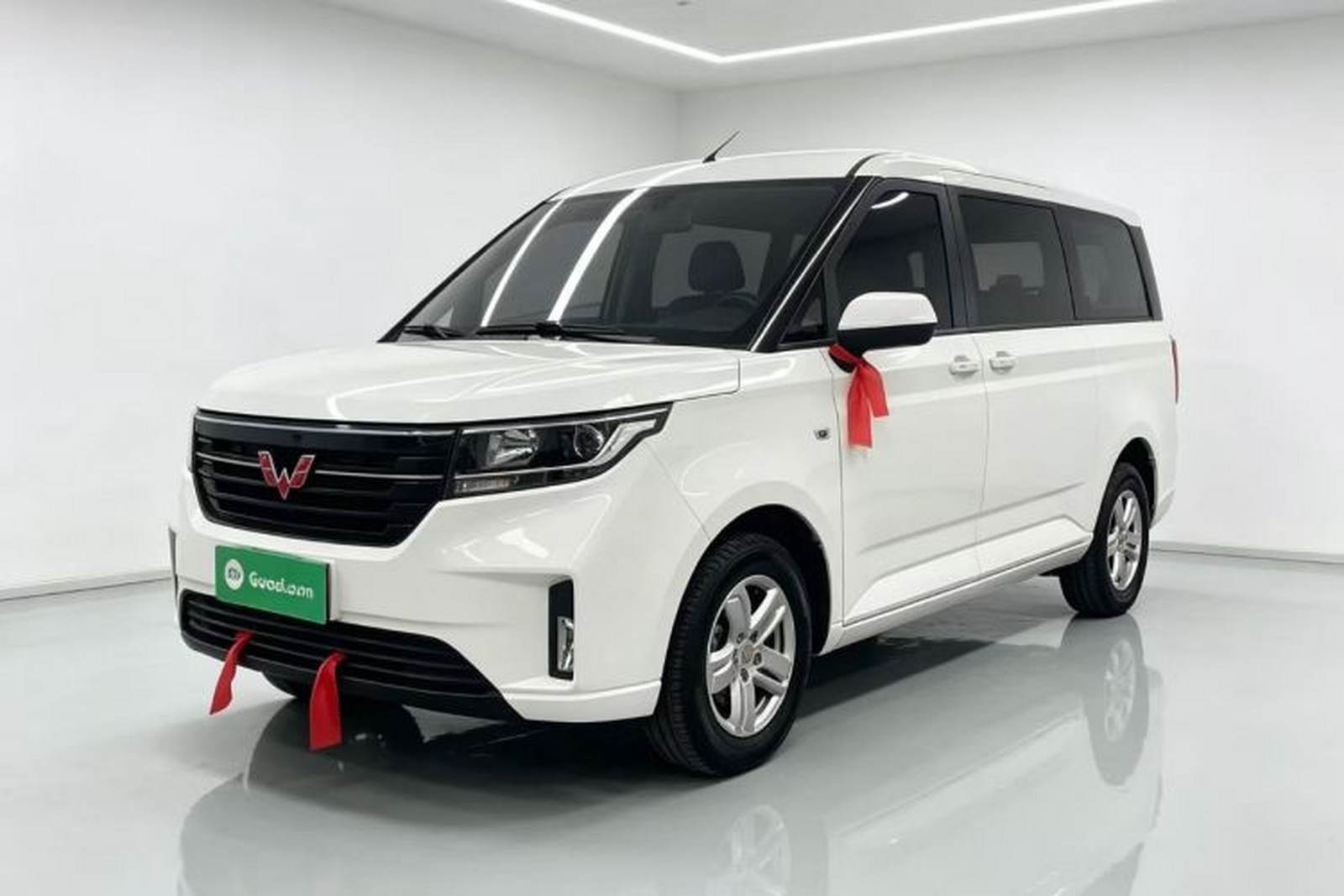Фото Wuling с площадки