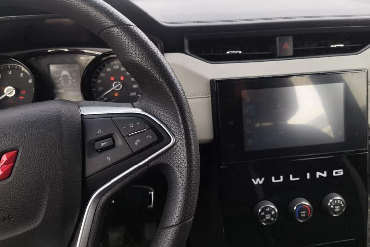 Used Wuling Zhengcheng 2021 1.5T Manual Luxury Version Steering Wheel
