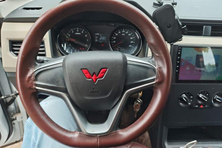 Used Wuling Zhengcheng 2021 1.5T Manual Comfort Version Steering Wheel