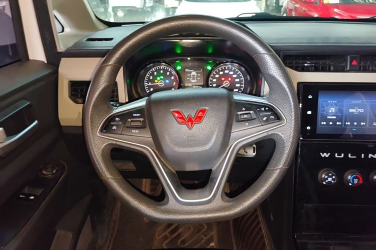 Used Wuling Zhengcheng 2021 1.5T Manual Luxury Version Steering Wheel