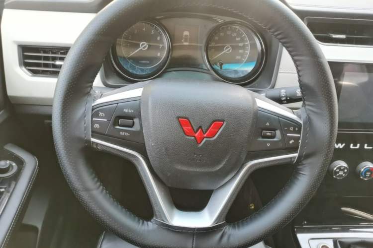 Used Wuling Zhengcheng 2021 1.5T Manual Luxury Version Steering Wheel