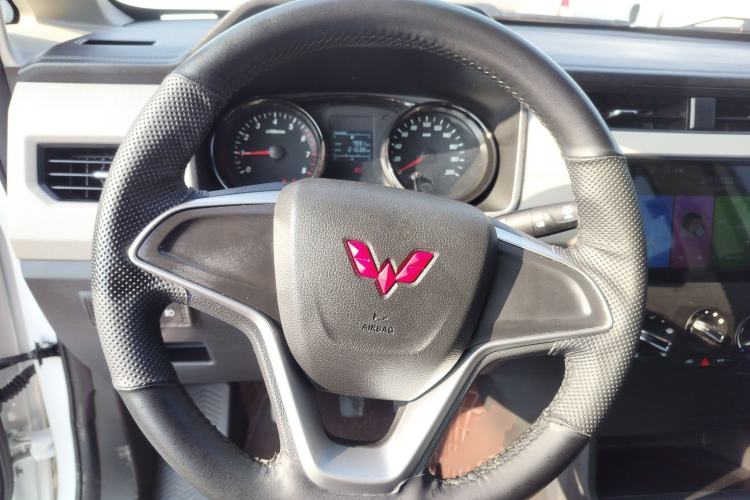 Used Wuling Zhengcheng 2021 1.5T Manual Comfort Version Steering Wheel
