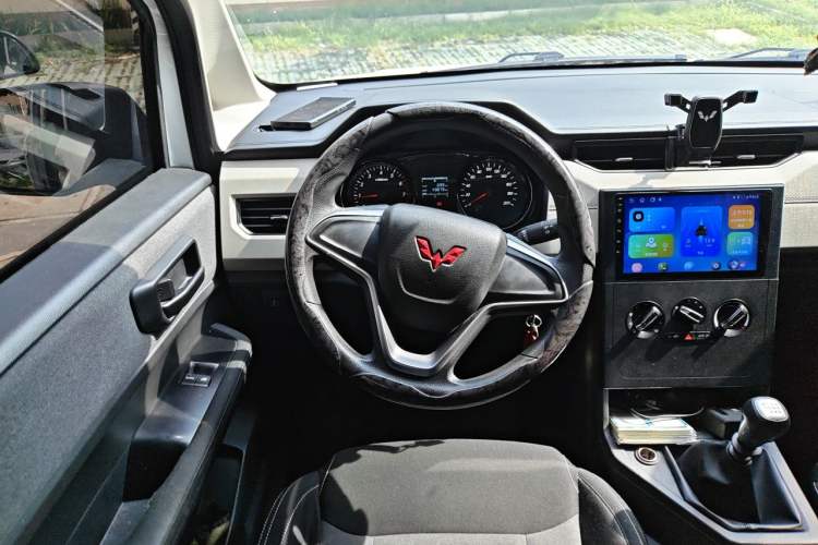Used Wuling Zhengcheng 2021 1.5T Manual Comfort Version Steering Wheel