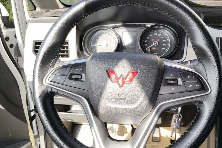 Used Wuling Zhengcheng 2021 1.5T Manual Luxury Version Steering Wheel