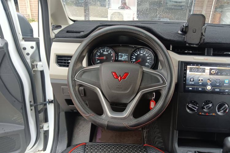 Used Wuling Zhengcheng 2021 1.5T Manual Comfort Version Steering Wheel