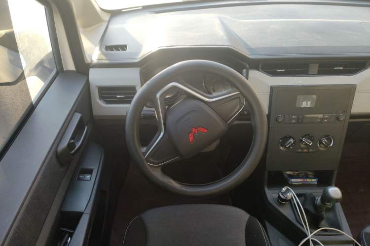Used Wuling Zhengcheng 2021 1.5T Manual Comfort Version Steering Wheel