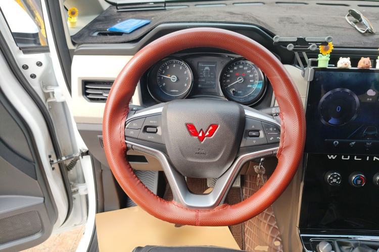 Used Wuling Zhengcheng 2021 1.5T Manual Luxury Version Steering Wheel
