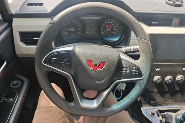 Used Wuling Zhengcheng 2021 1.5T Manual Luxury Version Steering Wheel