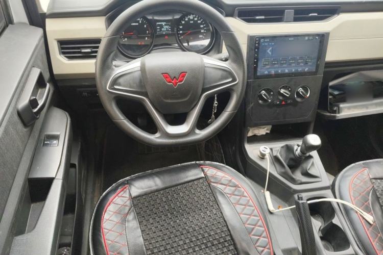 Used Wuling Zhengcheng 2021 1.5T Manual Comfort Version Steering Wheel