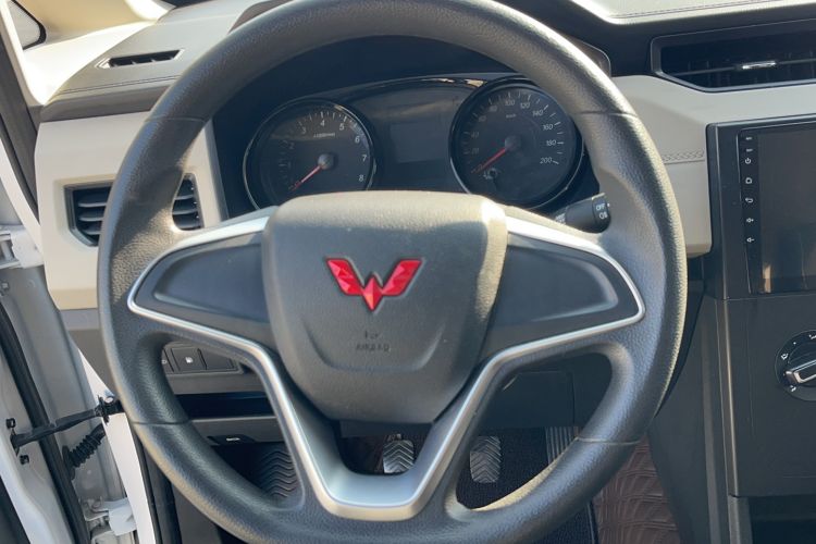 Used Wuling Zhengcheng 2021 1.5T Manual Comfort Version Steering Wheel