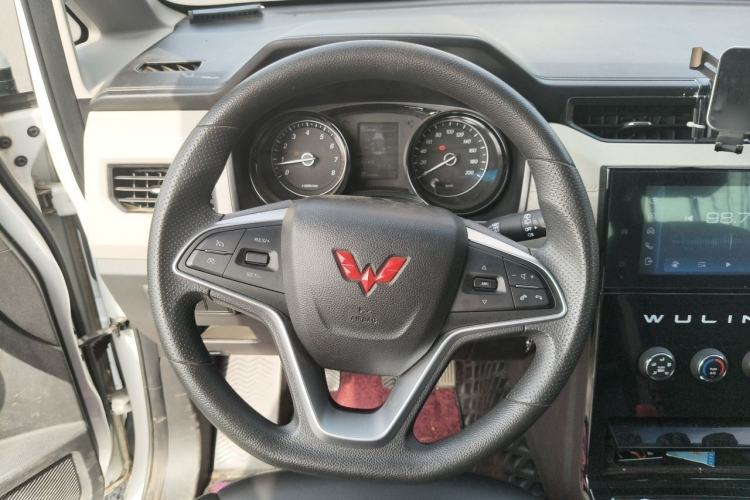 Used Wuling Zhengcheng 2021 1.5T Manual Luxury Version Steering Wheel