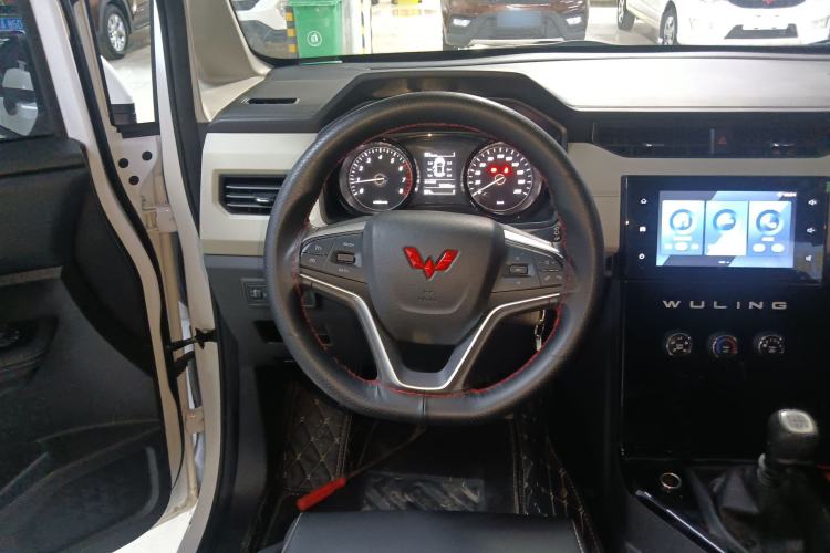 Used Wuling Zhengcheng 2021 1.5T Manual Luxury Version Steering Wheel