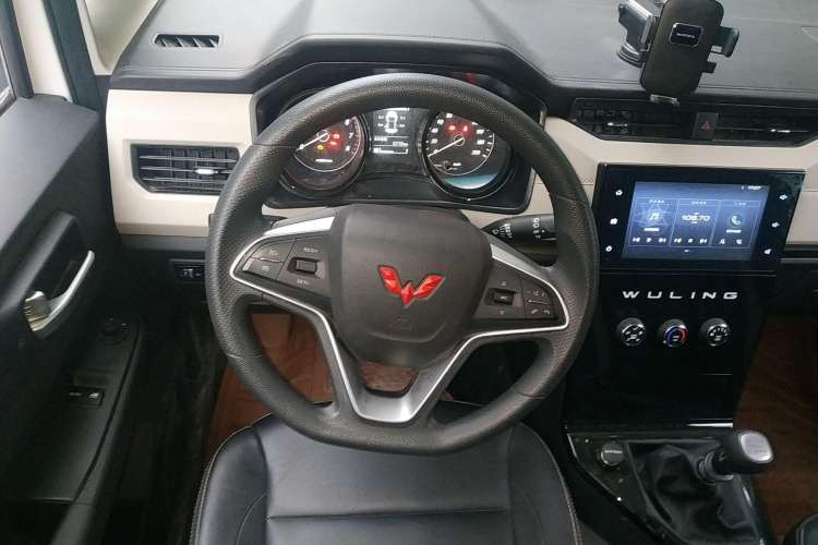 Used Wuling Zhengcheng 2021 1.5T Manual Luxury Version Steering Wheel