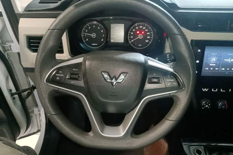 Used Wuling Zhengcheng 2021 1.5T Manual Luxury Version Steering Wheel