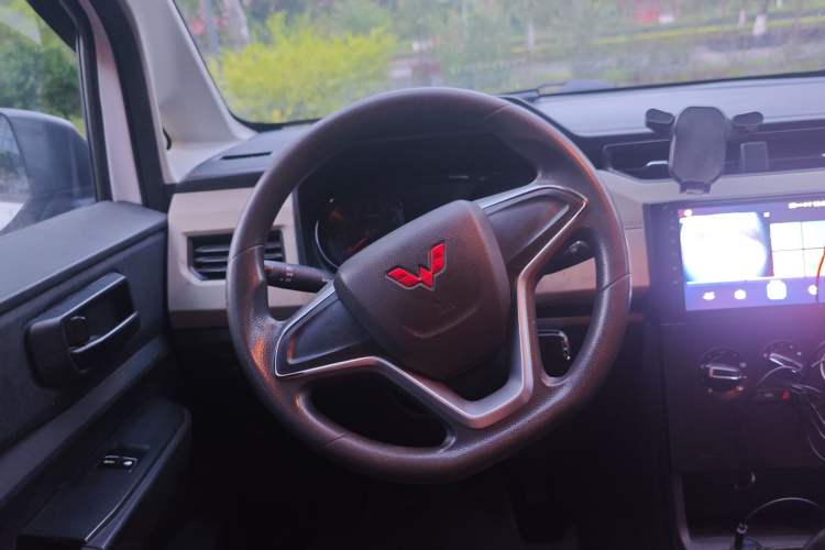 Used Wuling Zhengcheng 2021 1.5T Manual Comfort Version Steering Wheel