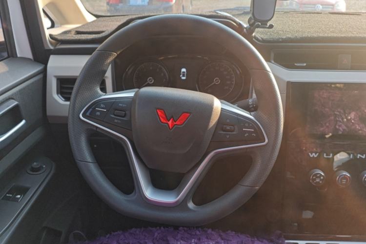 Used Wuling Zhengcheng 2021 1.5T Manual Luxury Version Steering Wheel