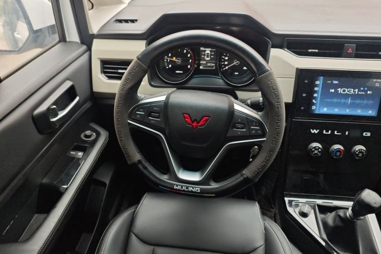 Used Wuling Zhengcheng 2021 1.5T Manual Luxury Version Steering Wheel