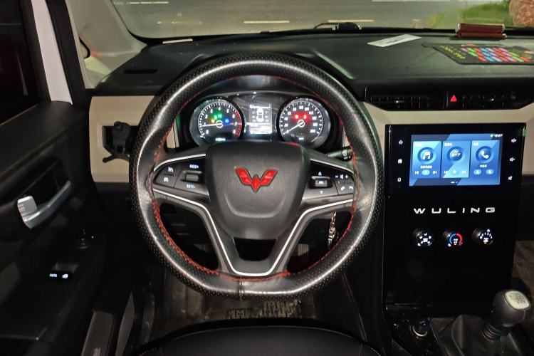 Used Wuling Zhengcheng 2021 1.5T Manual Luxury Version Steering Wheel