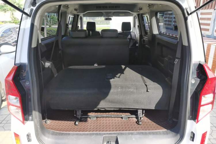 Used Wuling Zhengcheng 2021 1.5T Manual Luxury Version Trunk