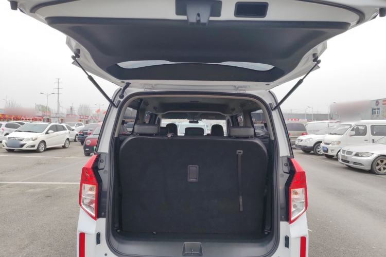 Used Wuling Zhengcheng 2021 1.5T Manual Luxury Version Trunk