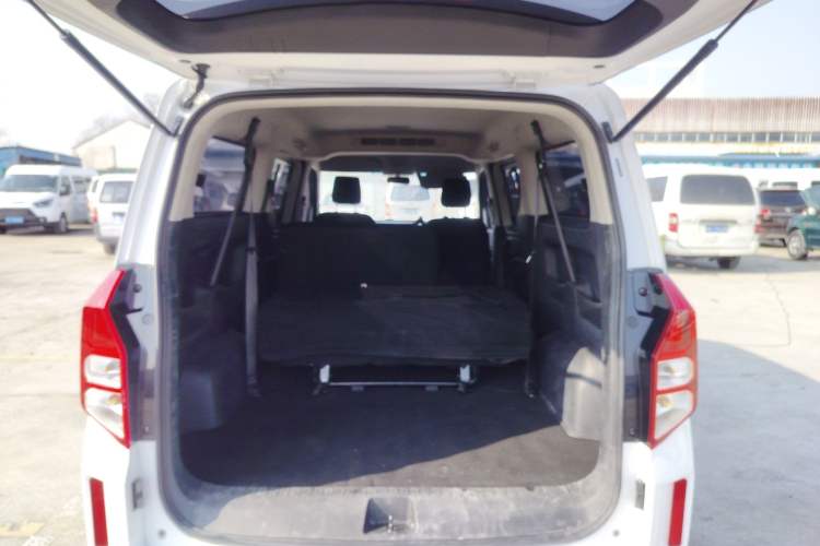 Used Wuling Zhengcheng 2021 1.5T Manual Comfort Version Trunk
