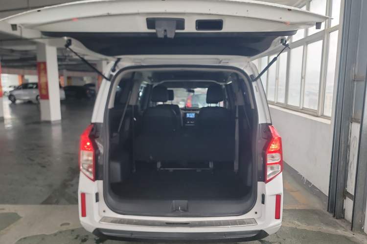 Used Wuling Zhengcheng 2021 1.5T Manual Luxury Version Trunk