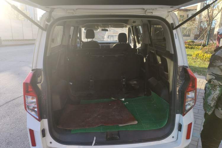 Used Wuling Zhengcheng 2021 1.5T Manual Comfort Version Trunk