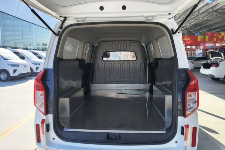 Used Wuling Zhengcheng 2021 1.5T Manual Comfort Version with Enclosed Windows Trunk