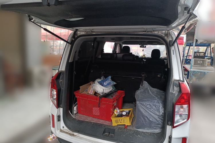 Used Wuling Zhengcheng 2021 1.5T Manual Luxury Commercial Vehicle Trunk