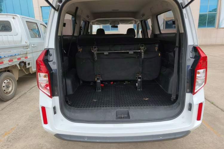 Used Wuling Zhengcheng 2021 1.5T Manual Comfort Version Trunk