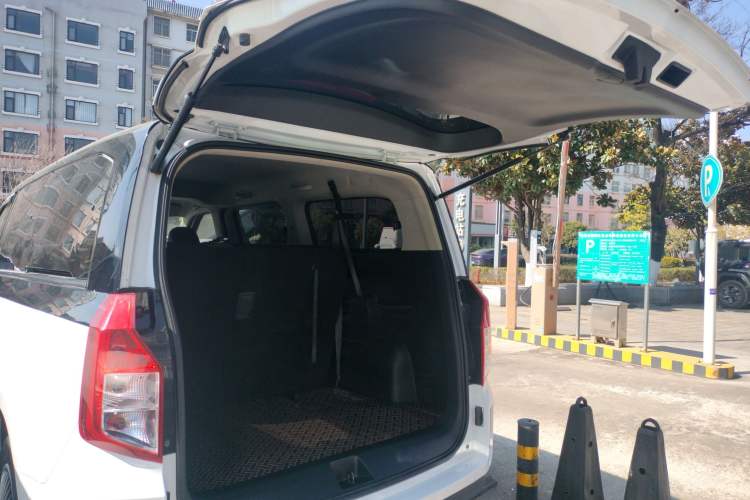 Used Wuling Zhengcheng 2021 1.5T Manual Comfort Version Trunk