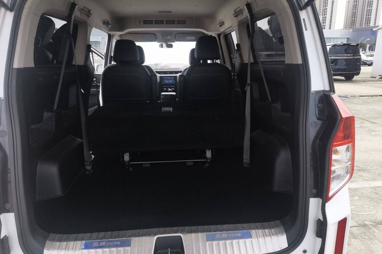 Used Wuling Zhengcheng 2021 1.5T Manual Luxury Version Trunk