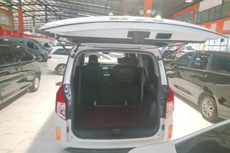 Used Wuling Zhengcheng 2021 1.5T Manual Luxury Version Trunk