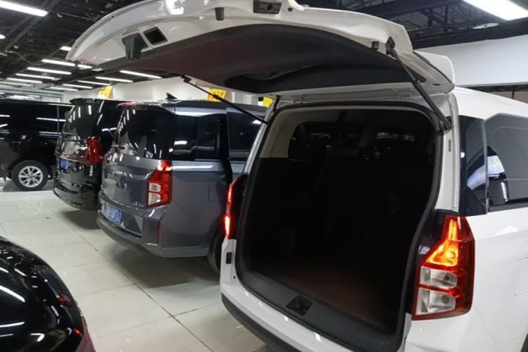 Used Wuling Zhengcheng 2021 1.5T Manual Luxury Version Trunk