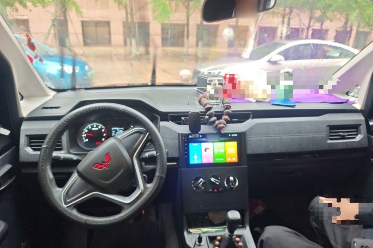 Used Wuling Zhengcheng 2022 2.0L Manual Entrepreneurial Version Center Console