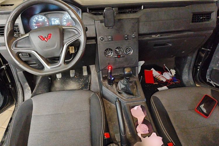 Used Wuling Zhengcheng 2022 2.0L Manual Entrepreneurial Version Center Console