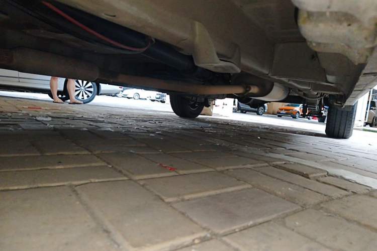 Used Wuling Zhengcheng 2022 2.0L Manual Entrepreneurial Version Chassis Front Left