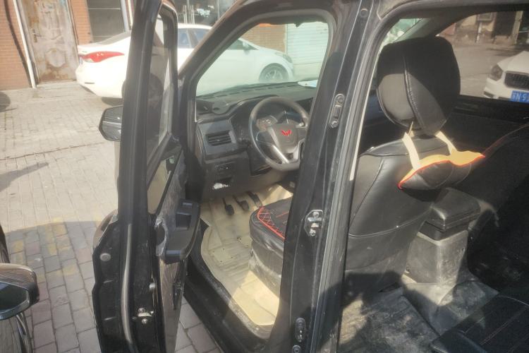 Used Wuling Zhengcheng 2022 2.0L Manual Entrepreneurial Version Driver Seat