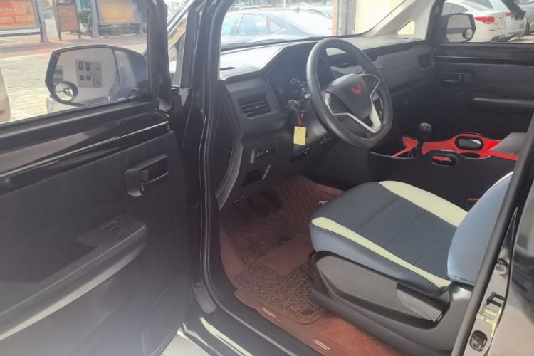 Used Wuling Zhengcheng 2022 2.0L Manual Entrepreneurial Version Driver Seat