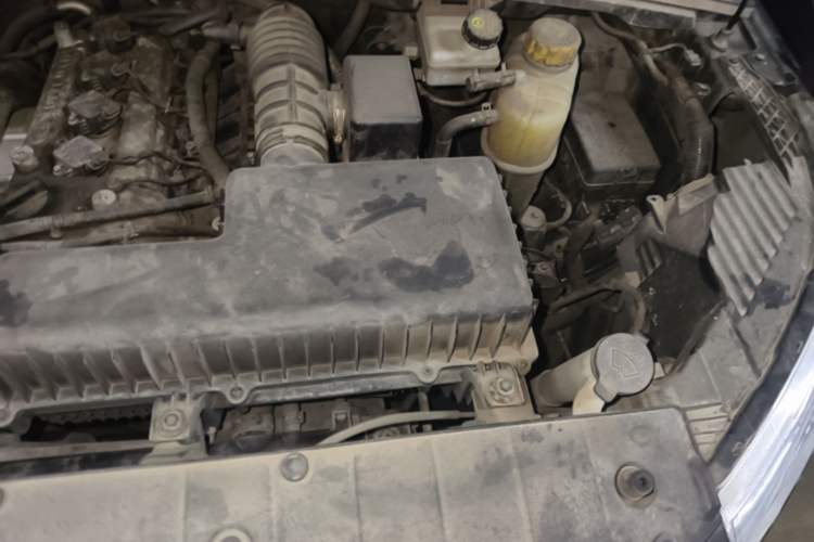 Used Wuling Zhengcheng 2022 2.0L Manual Entrepreneurial Version Engine Bay Left