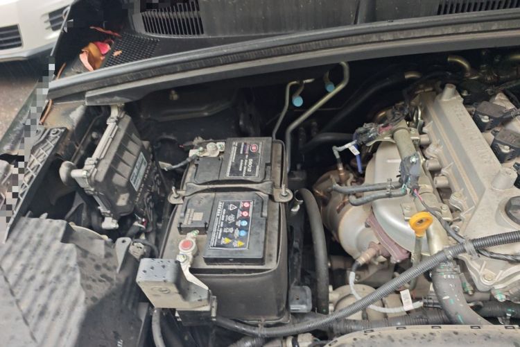 Used Wuling Zhengcheng 2022 2.0L Manual Entrepreneurial Version Engine Bay Right