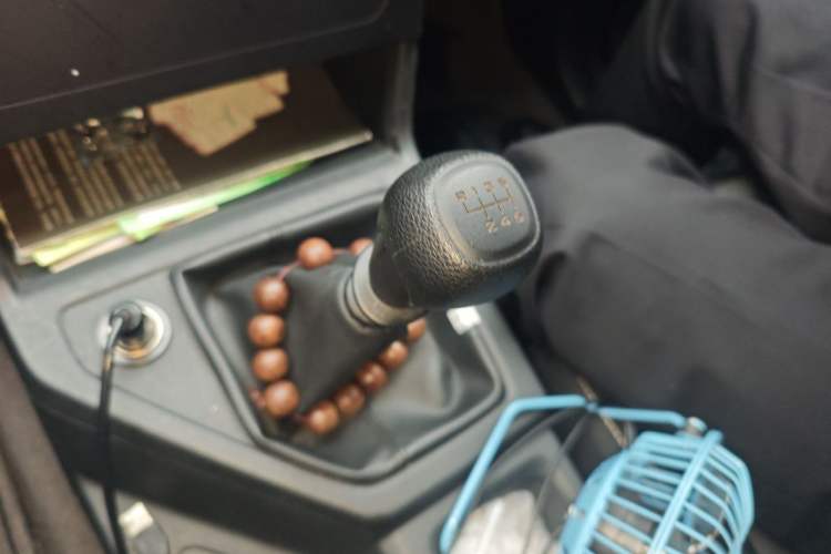 Used Wuling Zhengcheng 2022 2.0L Manual Entrepreneurial Version Gear Lever