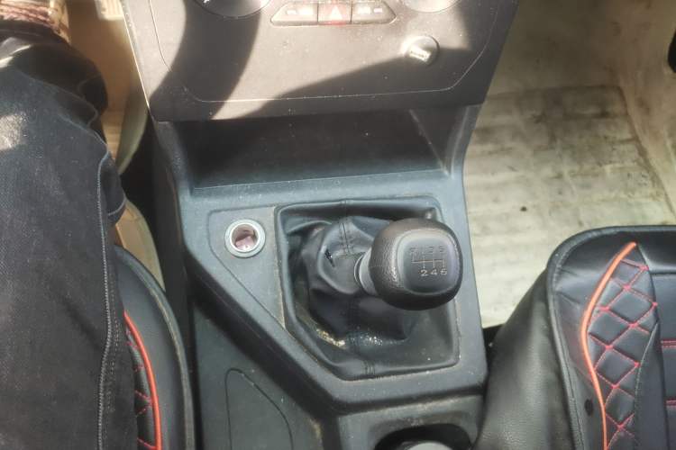 Used Wuling Zhengcheng 2022 2.0L Manual Entrepreneurial Version Gear Lever