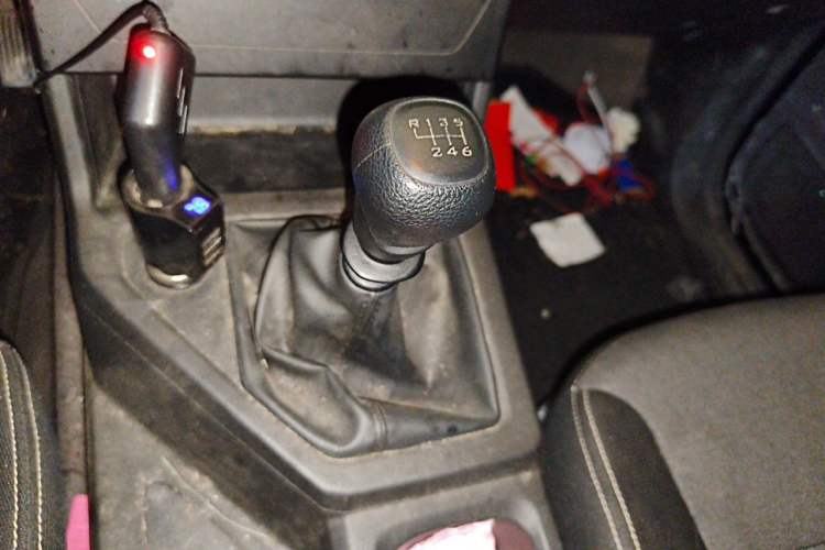 Used Wuling Zhengcheng 2022 2.0L Manual Entrepreneurial Version Gear Lever