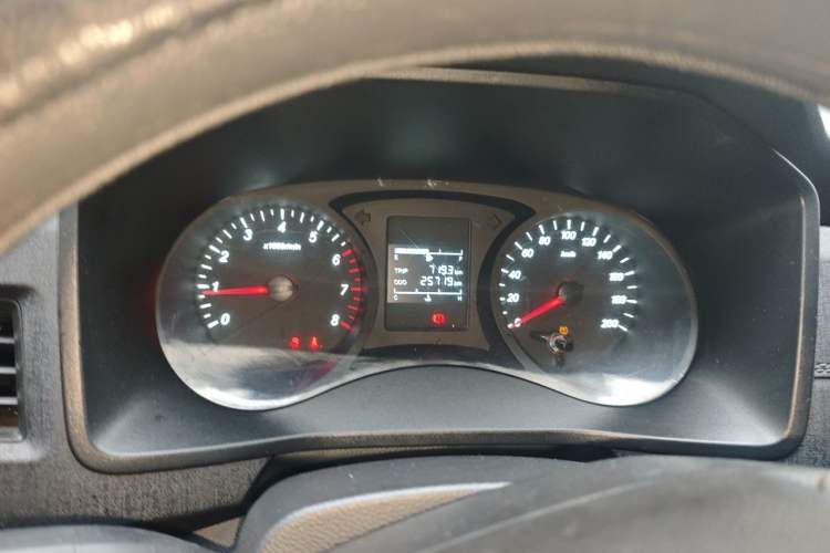 Used Wuling Zhengcheng 2022 2.0L Manual Entrepreneurial Version Instrument Cluster