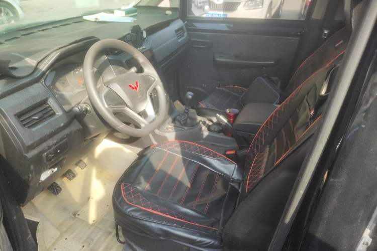 Used Wuling Zhengcheng 2022 2.0L Manual Entrepreneurial Version Left Front Seat