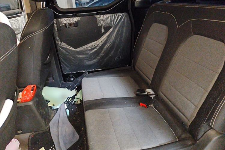 Used Wuling Zhengcheng 2022 2.0L Manual Entrepreneurial Version Left Rear Seat