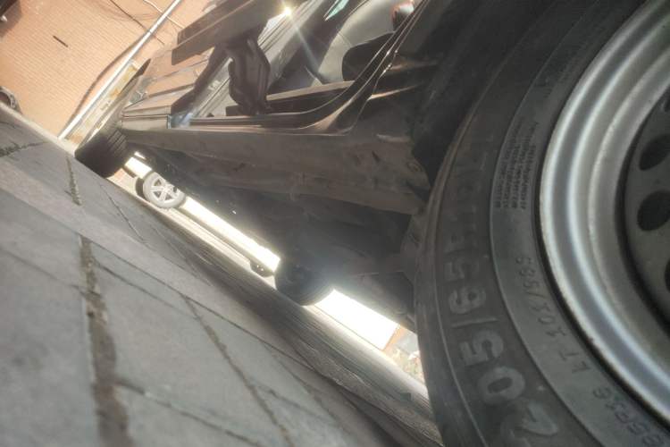 Used Wuling Zhengcheng 2022 2.0L Manual Entrepreneurial Version Left Side Sill